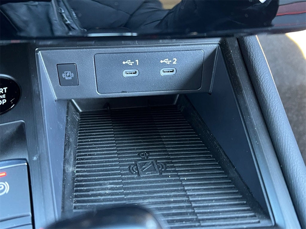 2026 Nissan Kicks SR One Owner / AWD / Premium Package - Weather Packag