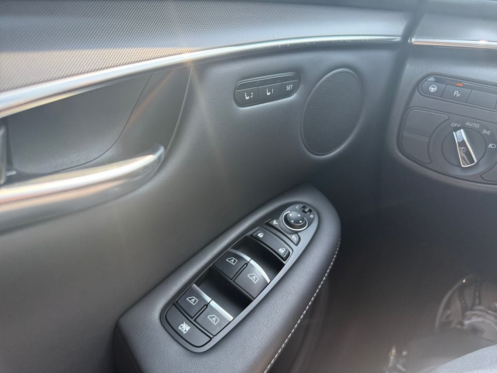 2023 INFINITI QX50 LUXE