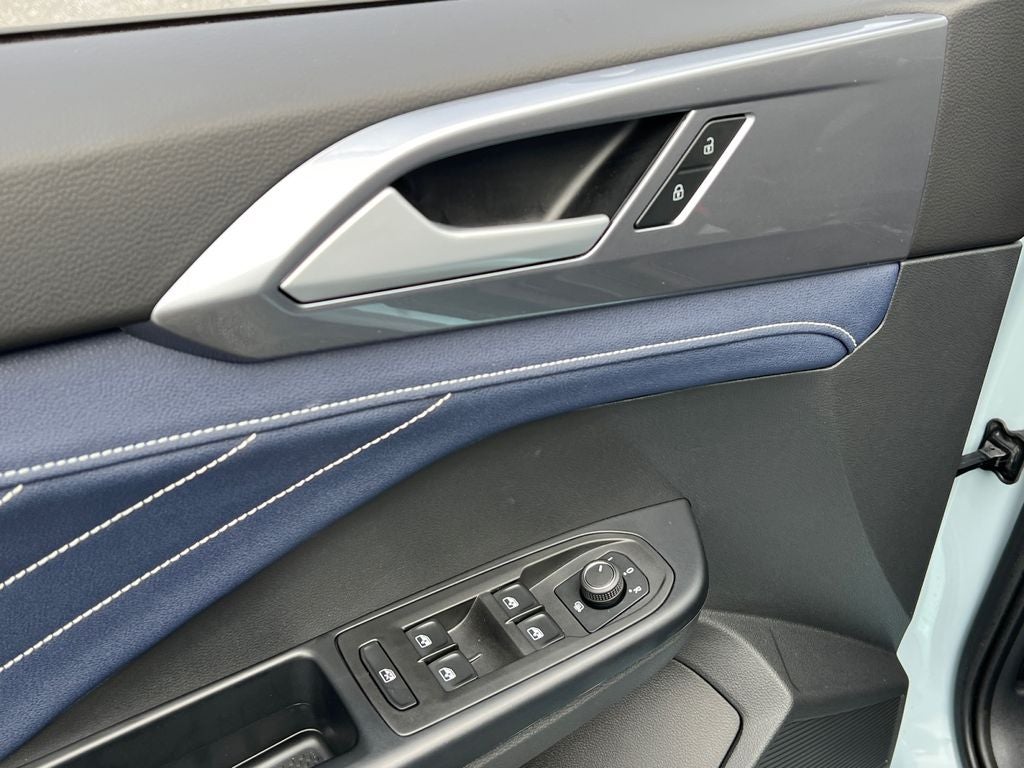 2025 Volkswagen Taos 1.5T SEL / One Owner / AWD /