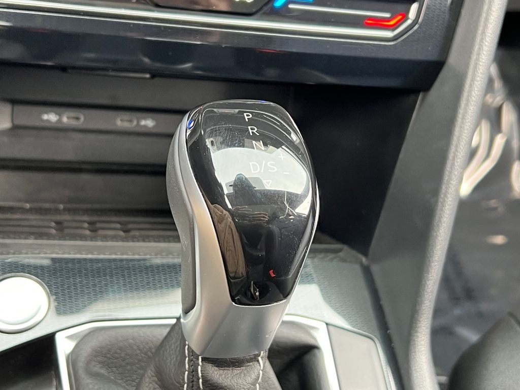 2025 Volkswagen Taos 1.5T SEL / One Owner / AWD /