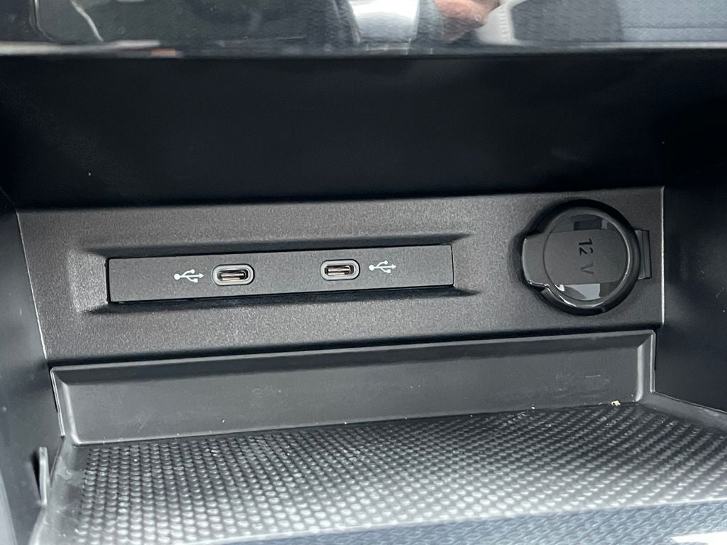 2025 Volkswagen Taos 1.5T S / One Owner / AWD /