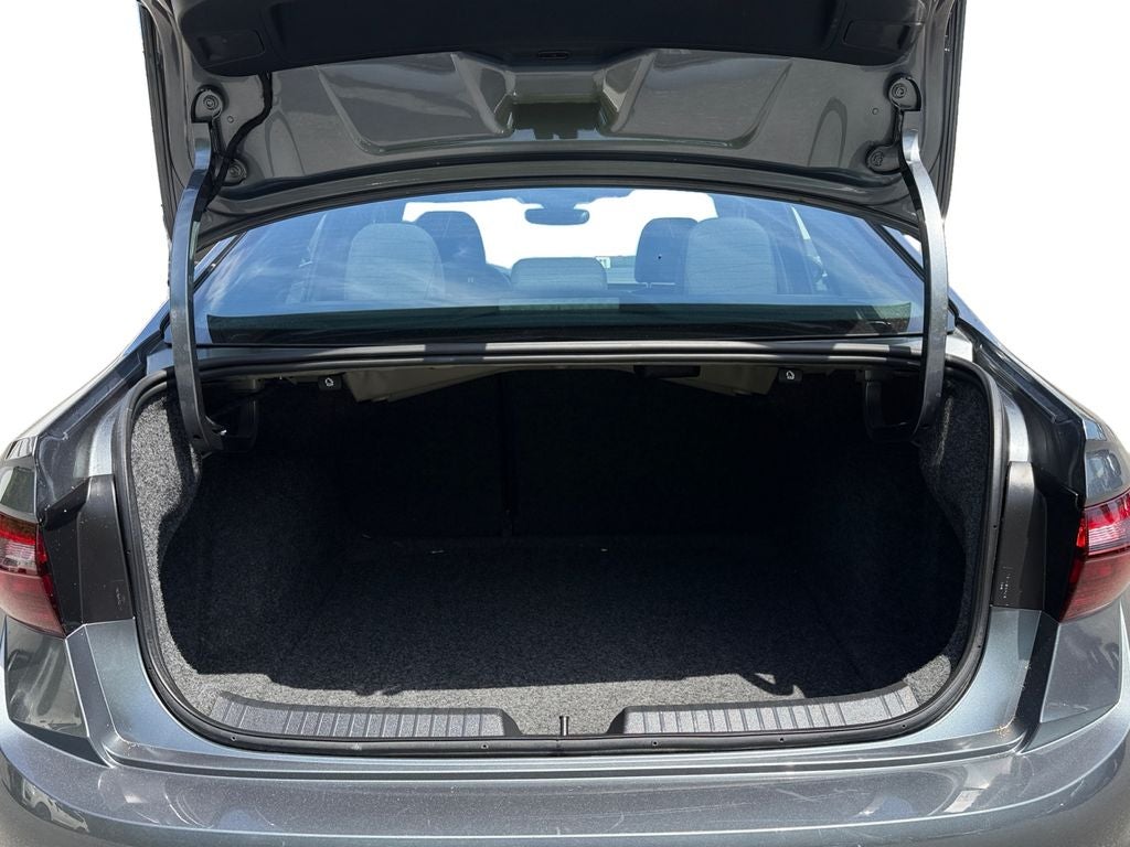 2025 Volkswagen Jetta 1.5T Sport One Owner /