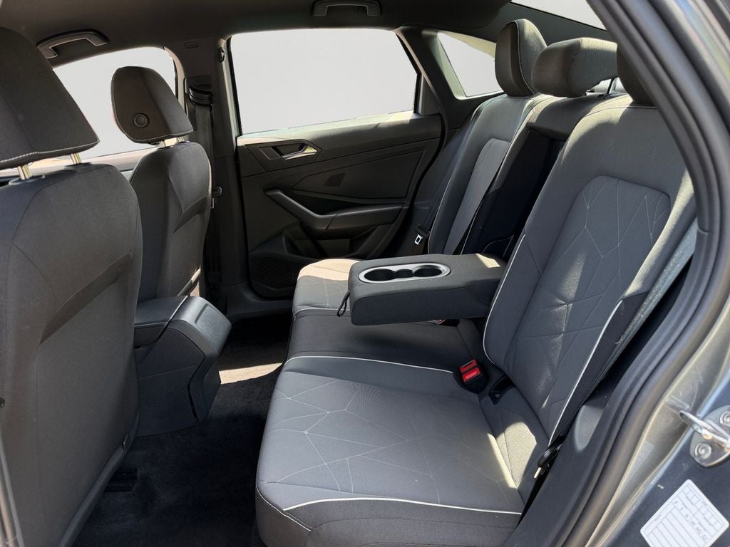 2025 Volkswagen Jetta 1.5T Sport One Owner /