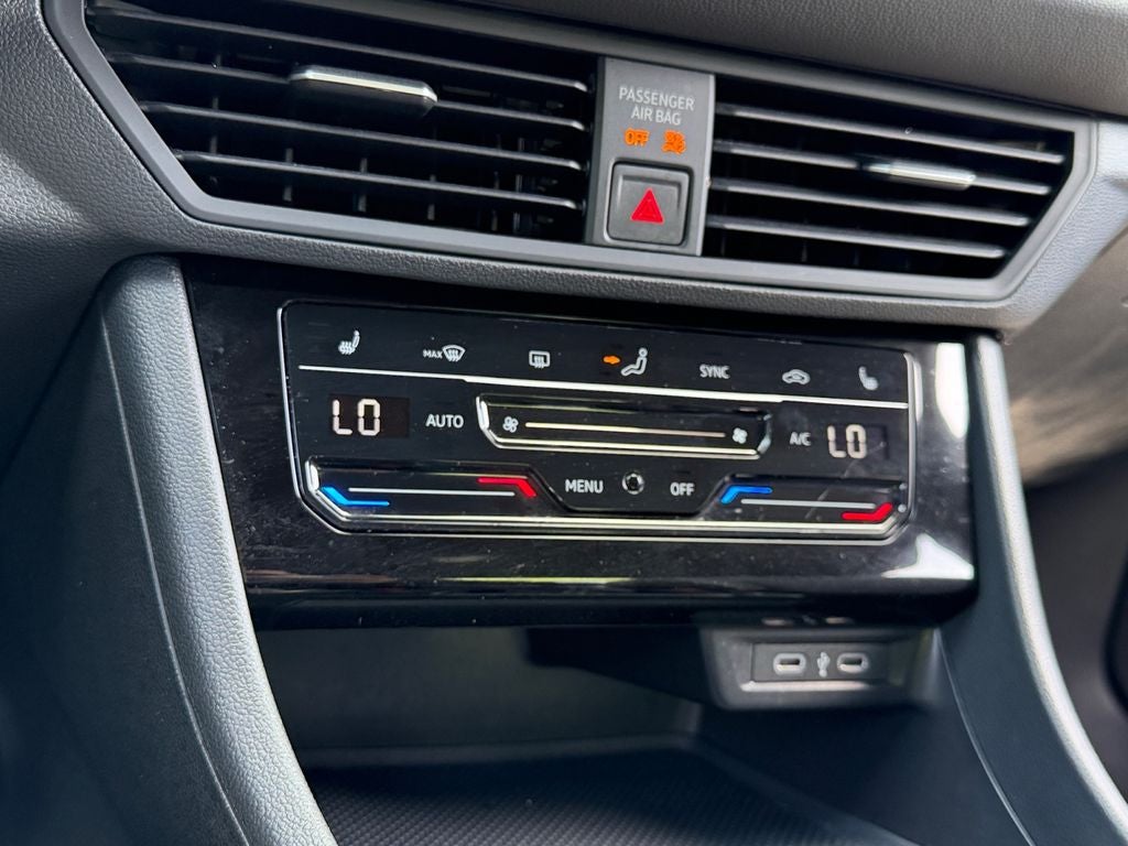 2025 Volkswagen Jetta 1.5T Sport One Owner /
