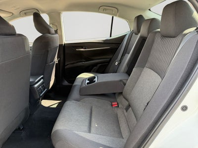 2025 Toyota Camry LE / One Owner / Hybrid /