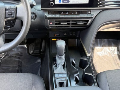 2025 Toyota Camry LE / One Owner / Hybrid /