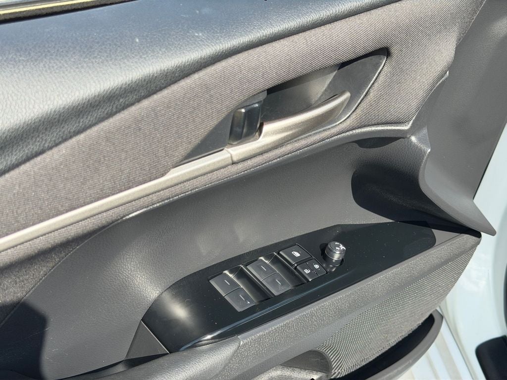 2025 Toyota Camry LE / One Owner / Hybrid /