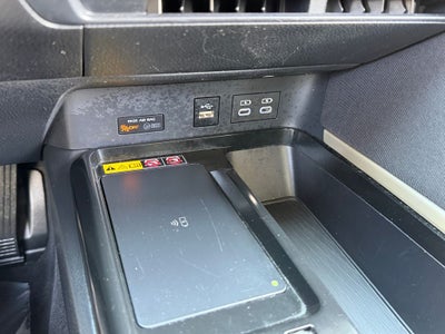 2025 Toyota Camry LE / One Owner / Hybrid /