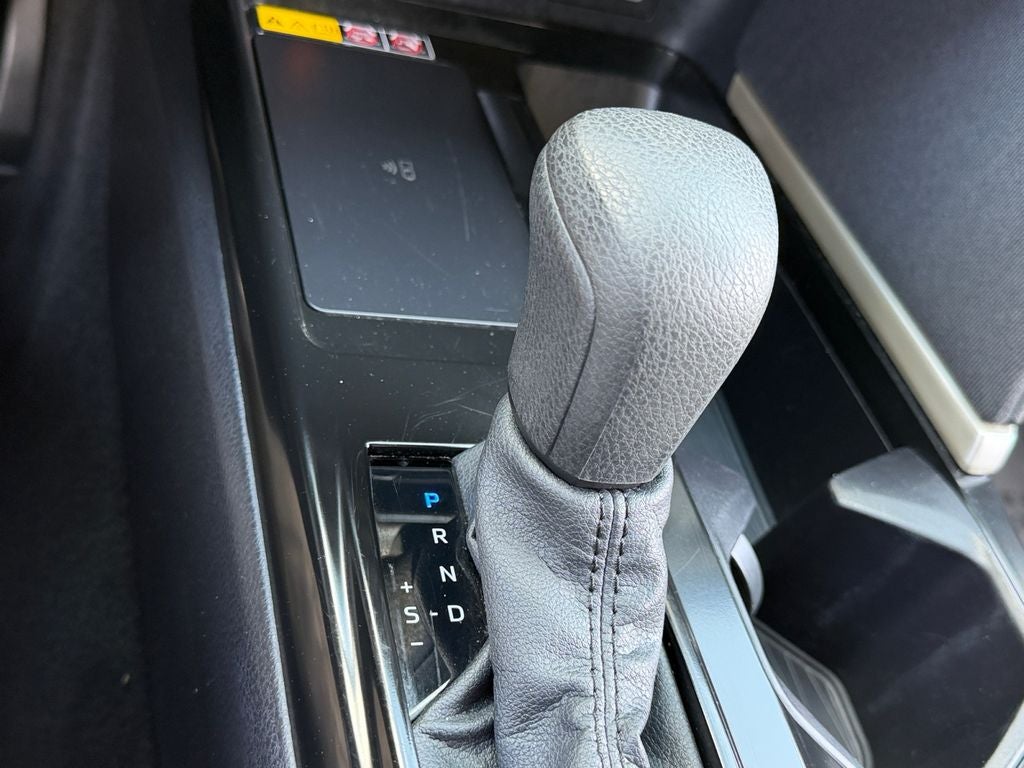 2025 Toyota Camry LE / One Owner / Hybrid /