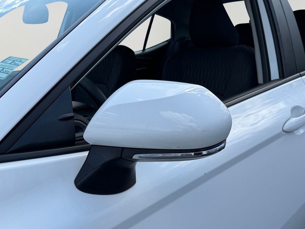 2025 Toyota Camry LE / One Owner / Hybrid /