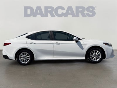 2025 Toyota Camry LE / One Owner / Hybrid /