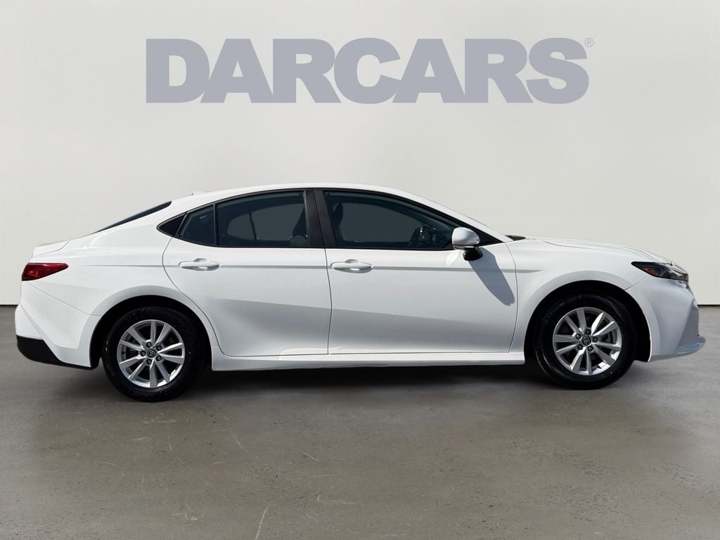 2025 Toyota Camry LE / One Owner / Hybrid /