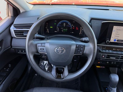 2025 Toyota Camry LE / One Owner / Hybrid /
