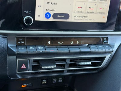 2025 Toyota Camry LE / One Owner / Hybrid /
