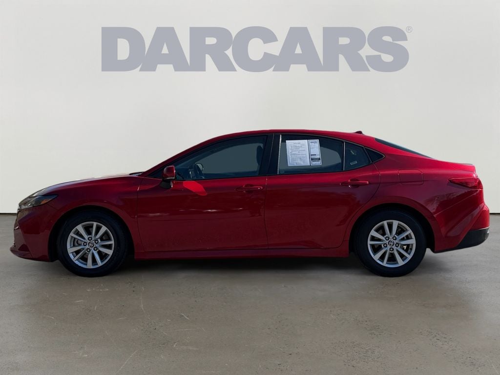 2025 Toyota Camry LE / One Owner / Hybrid /