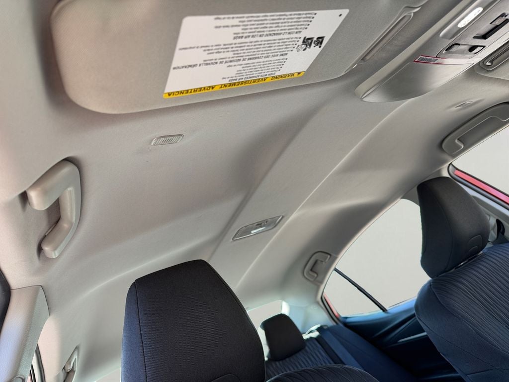 2025 Toyota Camry LE / One Owner / Hybrid /