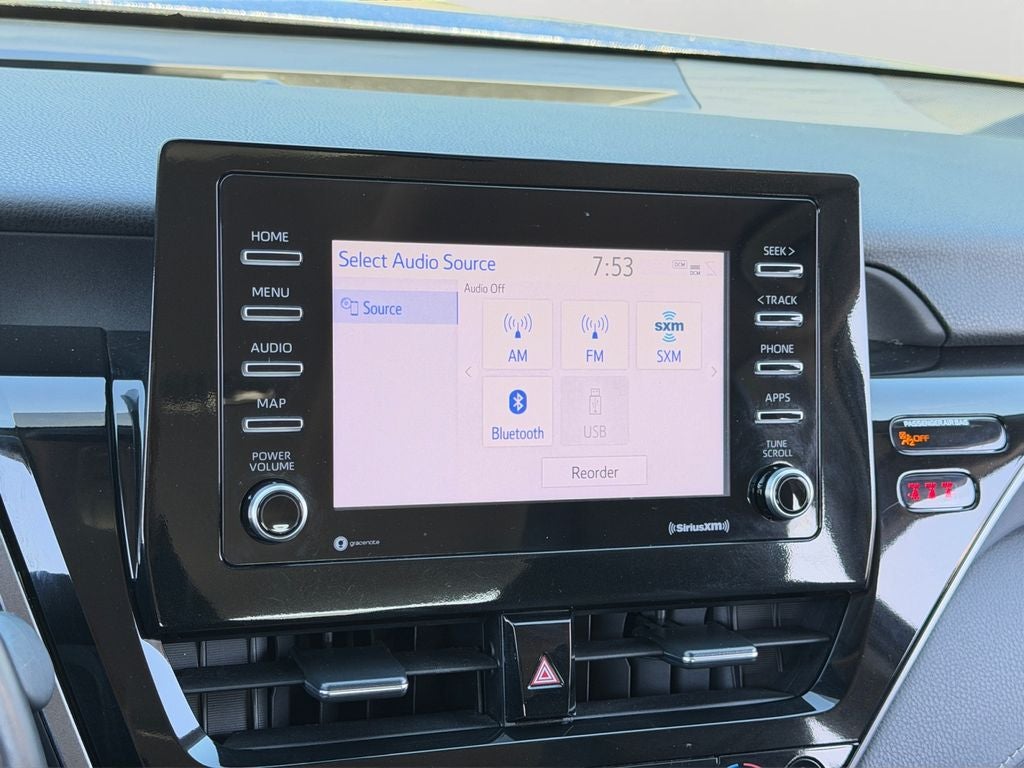 2024 Toyota Camry SE / One Owner