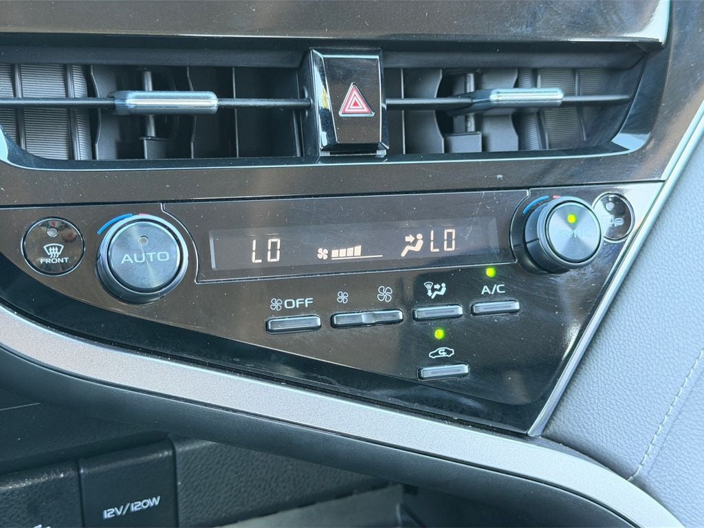 2024 Toyota Camry SE / One Owner