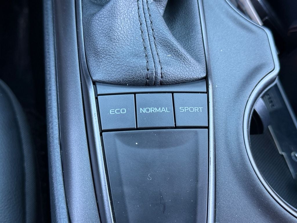 2024 Toyota Camry SE / One Owner