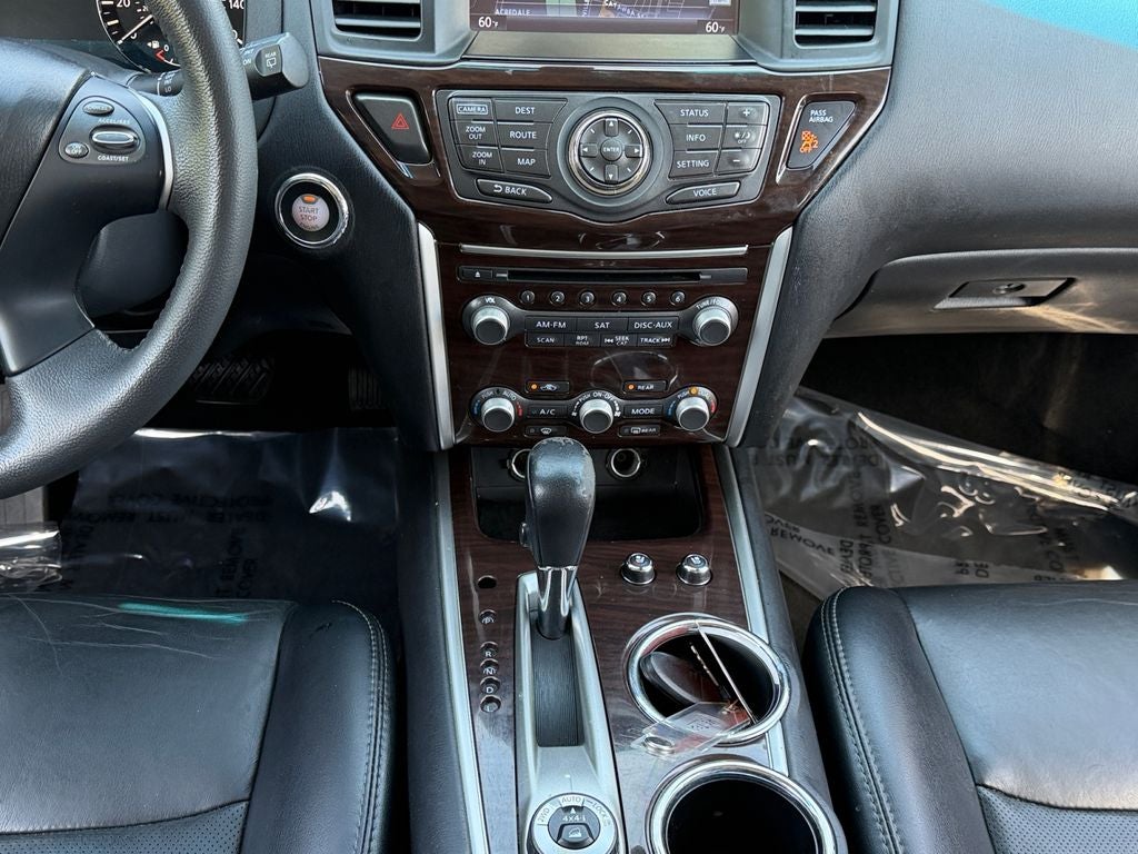 2016 Nissan Pathfinder Platinum / One Owner
