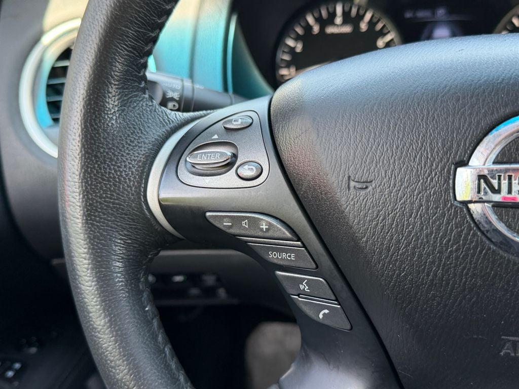 2016 Nissan Pathfinder Platinum / One Owner