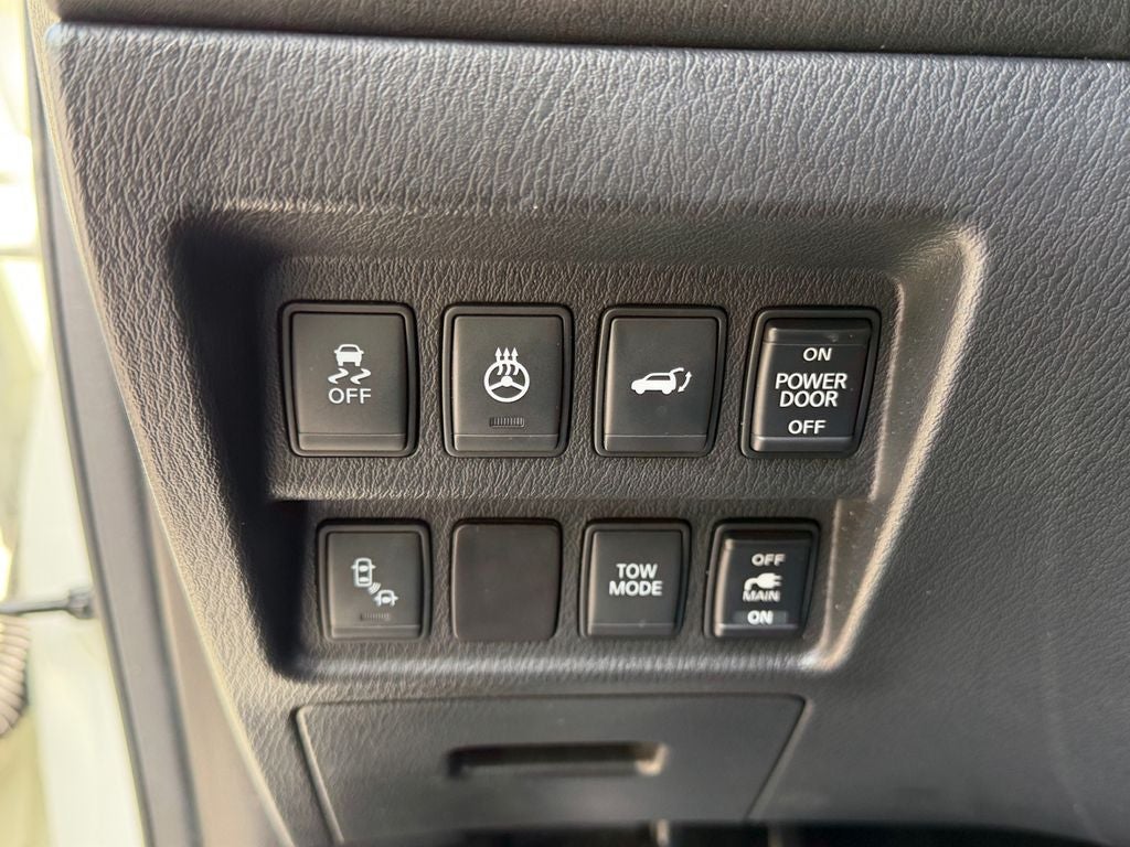 2016 Nissan Pathfinder Platinum / One Owner