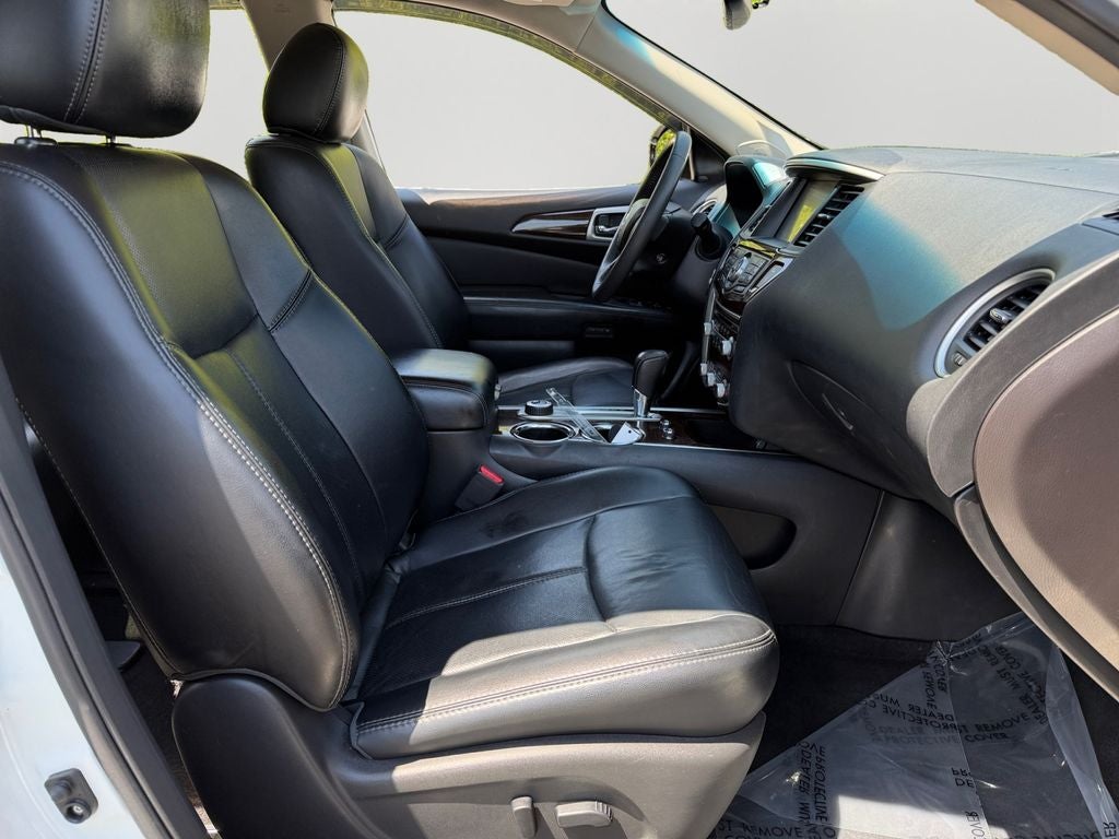 2016 Nissan Pathfinder Platinum / One Owner