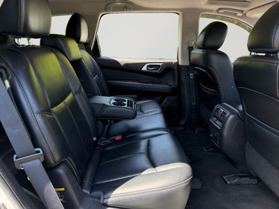 2016 Nissan Pathfinder Platinum / One Owner