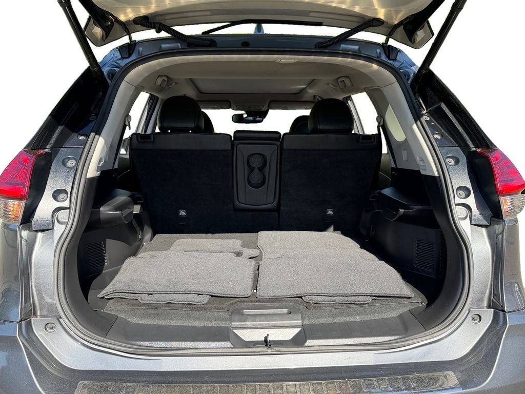 2017 Nissan Rogue SL / Premium Package / AWD