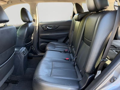 2017 Nissan Rogue SL / Premium Package / AWD