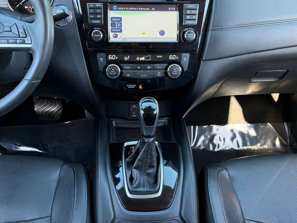 2017 Nissan Rogue SL / Premium Package / AWD