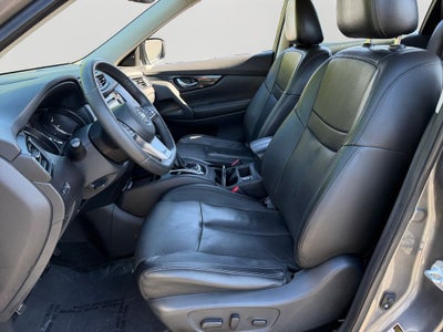2017 Nissan Rogue SL / Premium Package / AWD