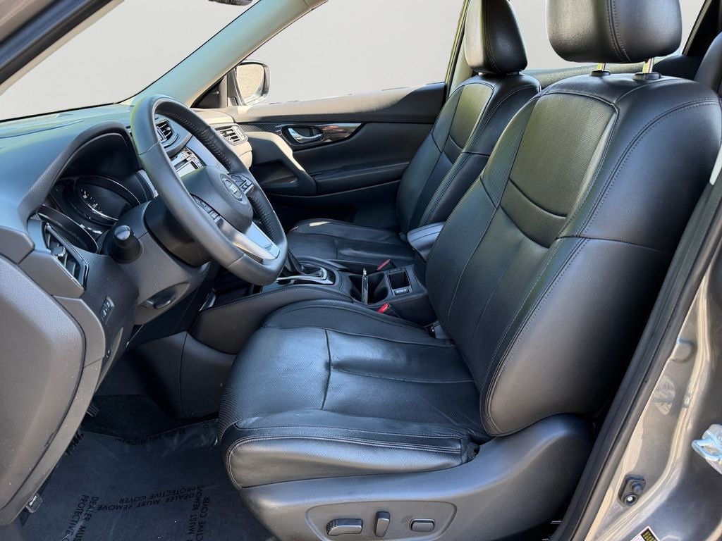 2017 Nissan Rogue SL / Premium Package / AWD