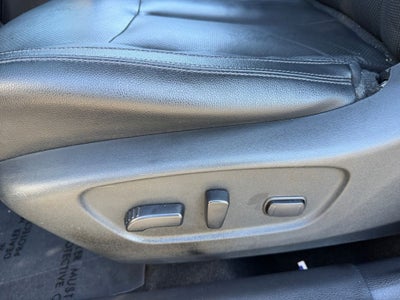 2017 Nissan Rogue SL / Premium Package / AWD