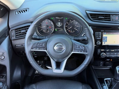 2017 Nissan Rogue SL / Premium Package / AWD