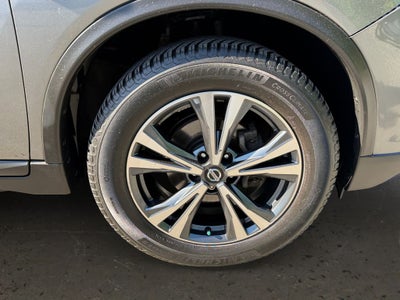 2017 Nissan Rogue SL / Premium Package / AWD