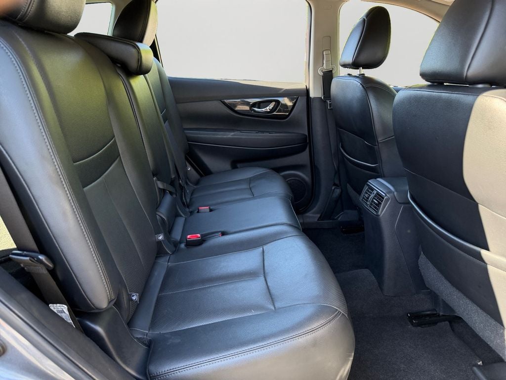 2017 Nissan Rogue SL / Premium Package / AWD