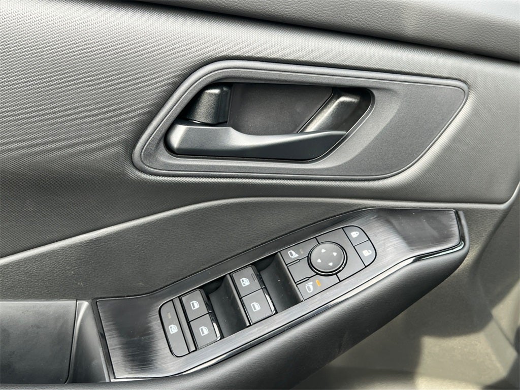 2026 Nissan Rogue S / One Owner / AWD / Splash Guards