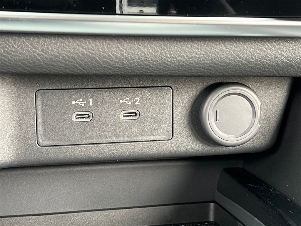 2026 Nissan Rogue S / One Owner / AWD / Splash Guards