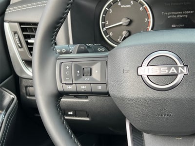 2026 Nissan Rogue SV / Cold Weather