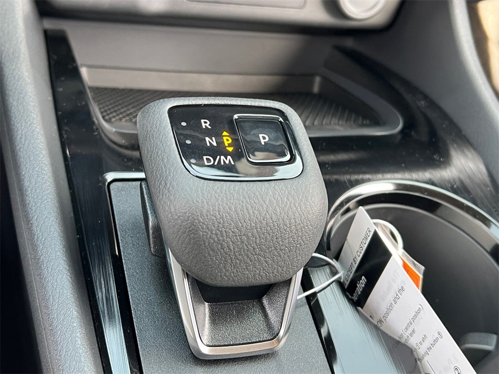 2026 Nissan Rogue SV / Cold Weather