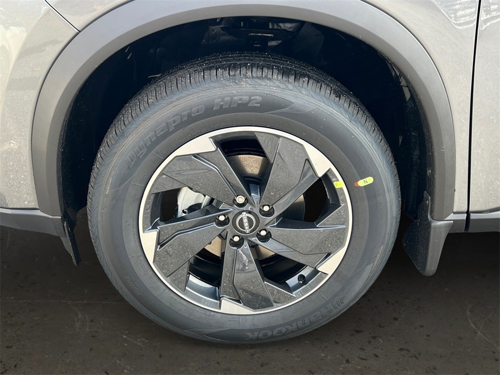 2026 Nissan Rogue SV / Cold Weather