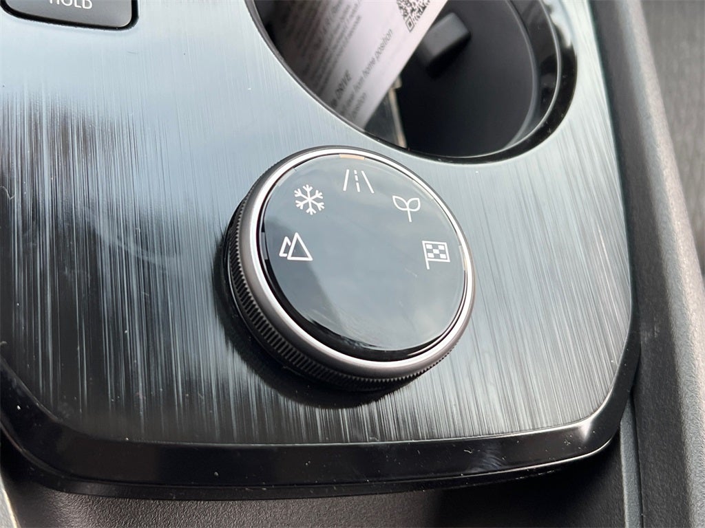 2026 Nissan Rogue SV / Cold Weather