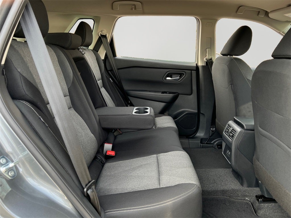 2026 Nissan Rogue SV / Cold Weather