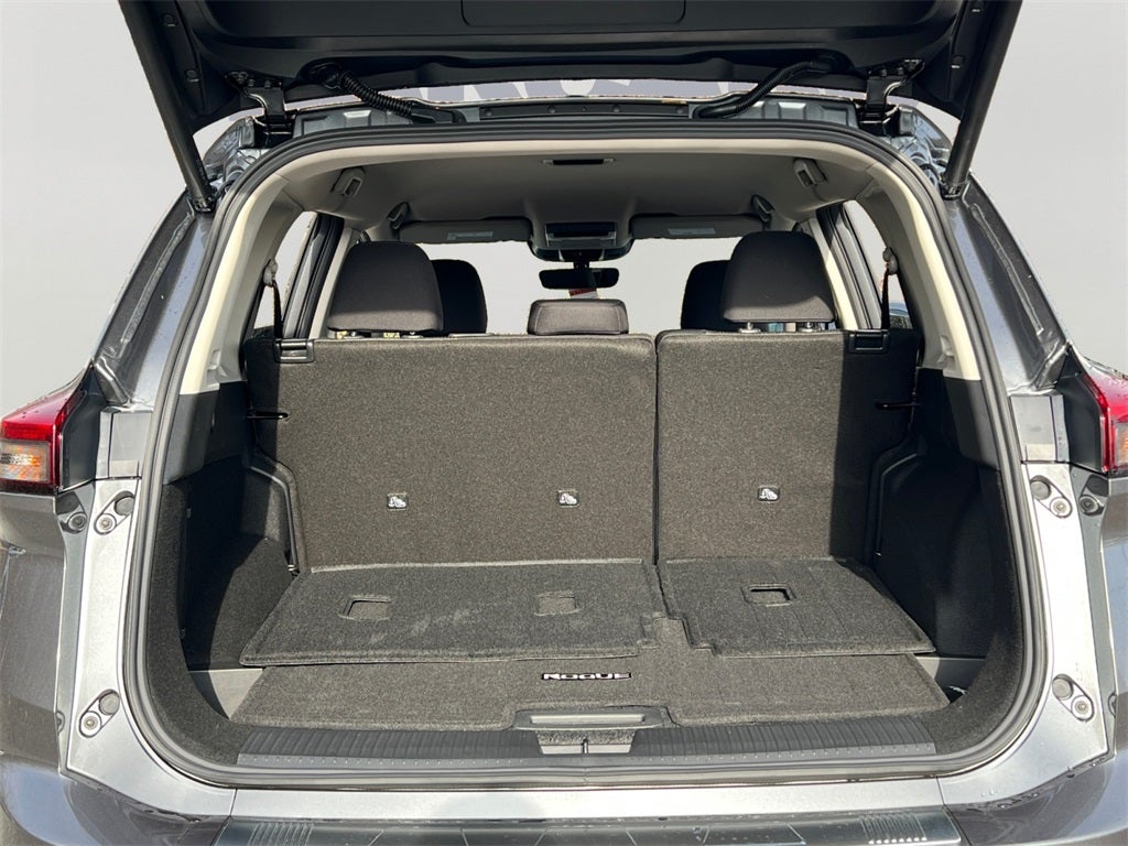 2026 Nissan Rogue SV / Cold Weather