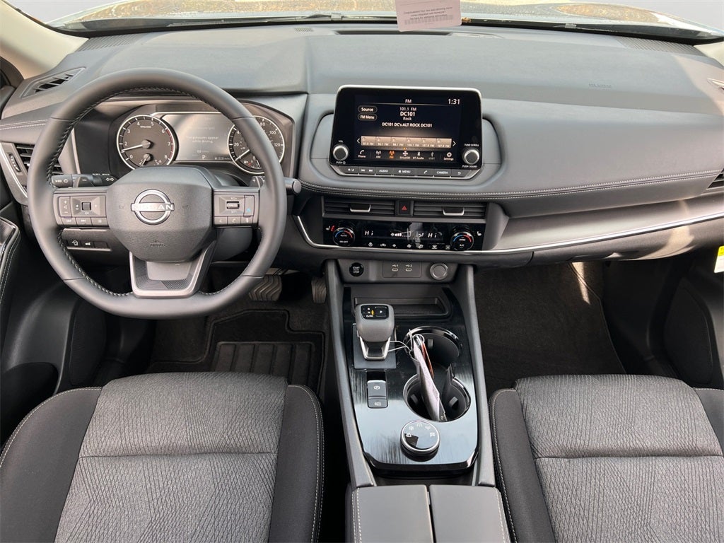 2026 Nissan Rogue SV / Cold Weather