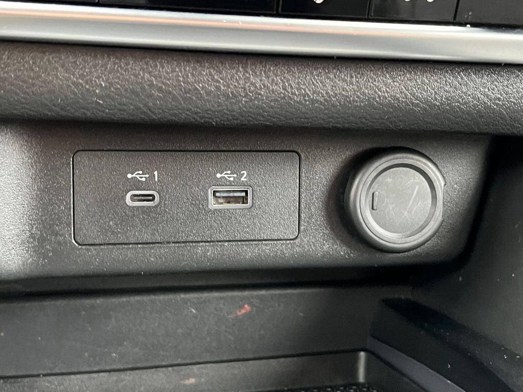 2023 Nissan Rogue SV / One Owner / AWD / Premium Paint / Splash Guards