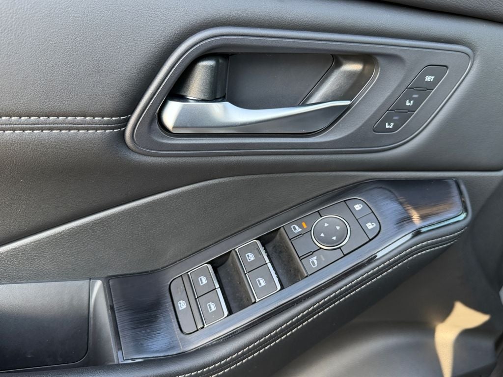 2024 Nissan Rogue SL / One Owner