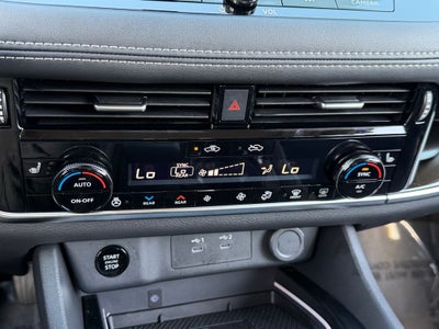 2024 Nissan Rogue SL / One Owner