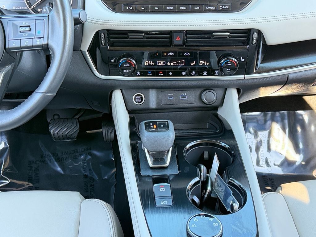 2023 Nissan Rogue SL / One Owner / Premium Package / AWD /
